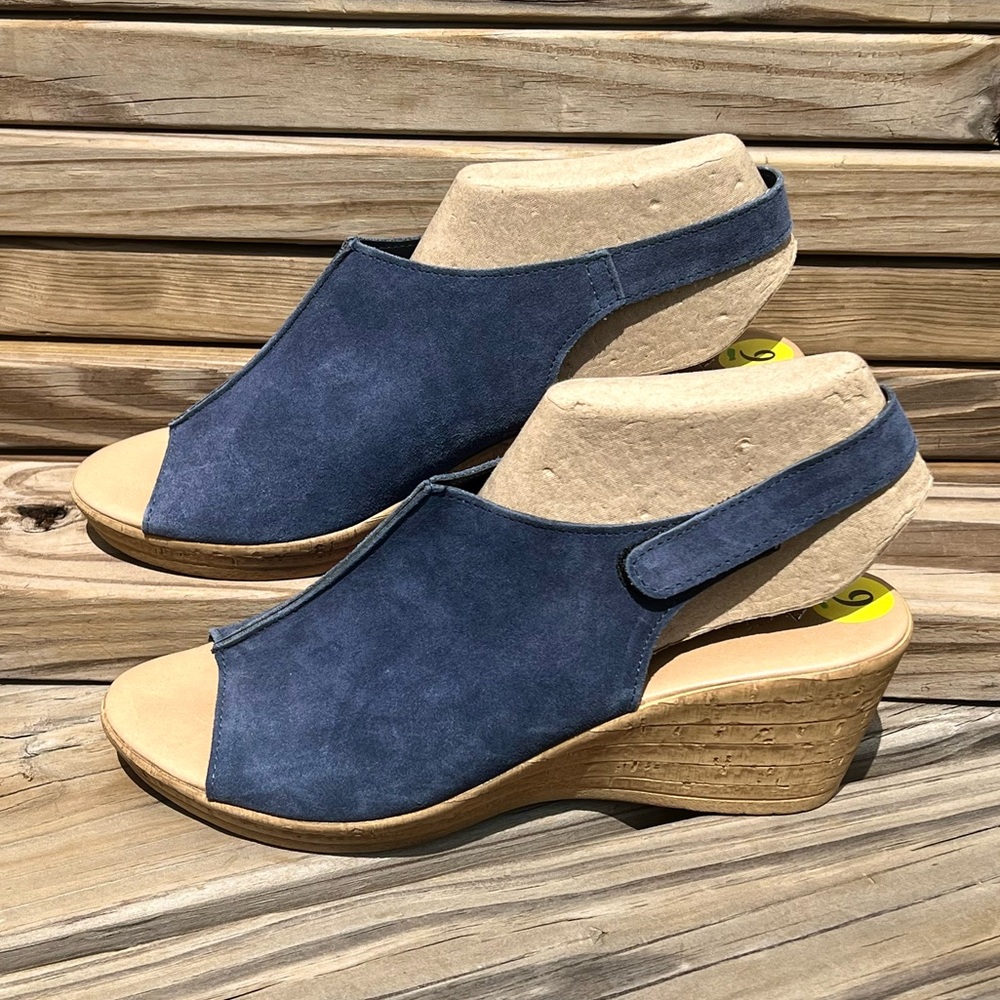 •A.Giannetti Sz 9 Blue Suede Hooded Wedge! NEW!